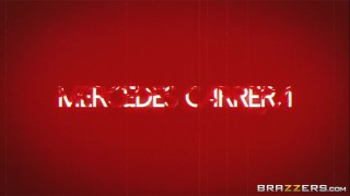 VAMPIRELLA A XXX PARODY – Brazzers